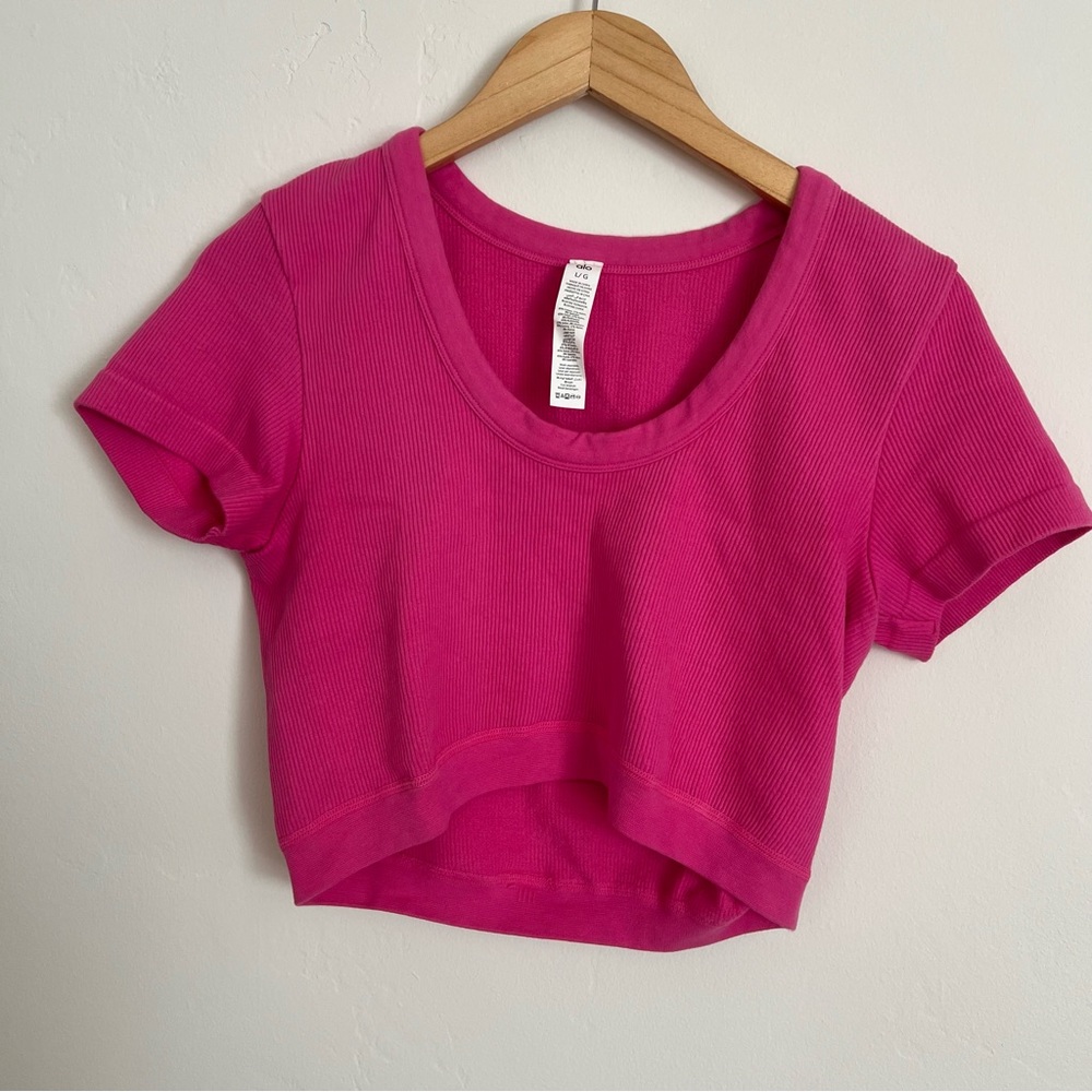 Alo Yoga Serene Short Sleeve - Picture 3 of 6